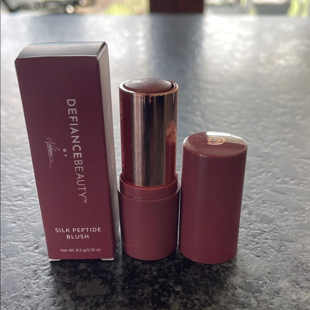 Defiance Beauty Silk Peptide Blush in Untamed